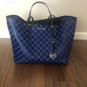 Michael Kors large hand bag